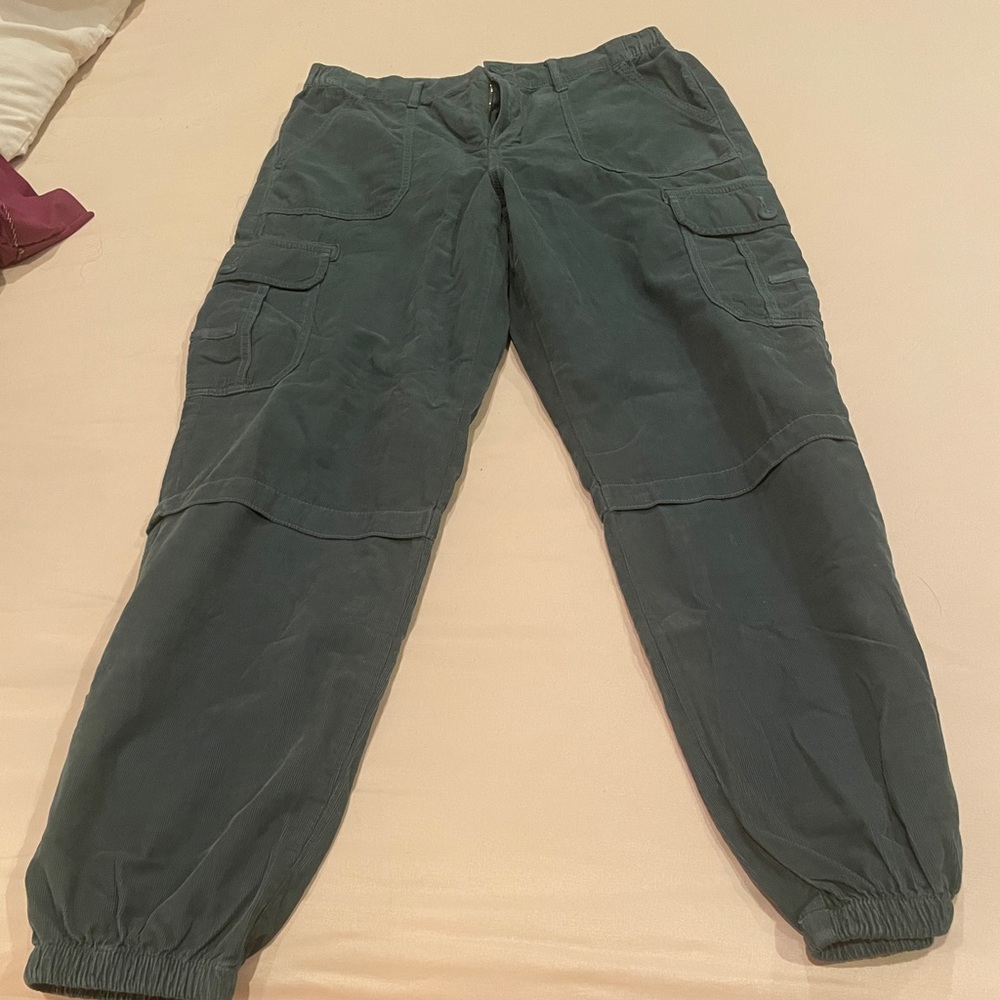 AE Super High-Waisted Baggy Corduroy Cargo Jogger